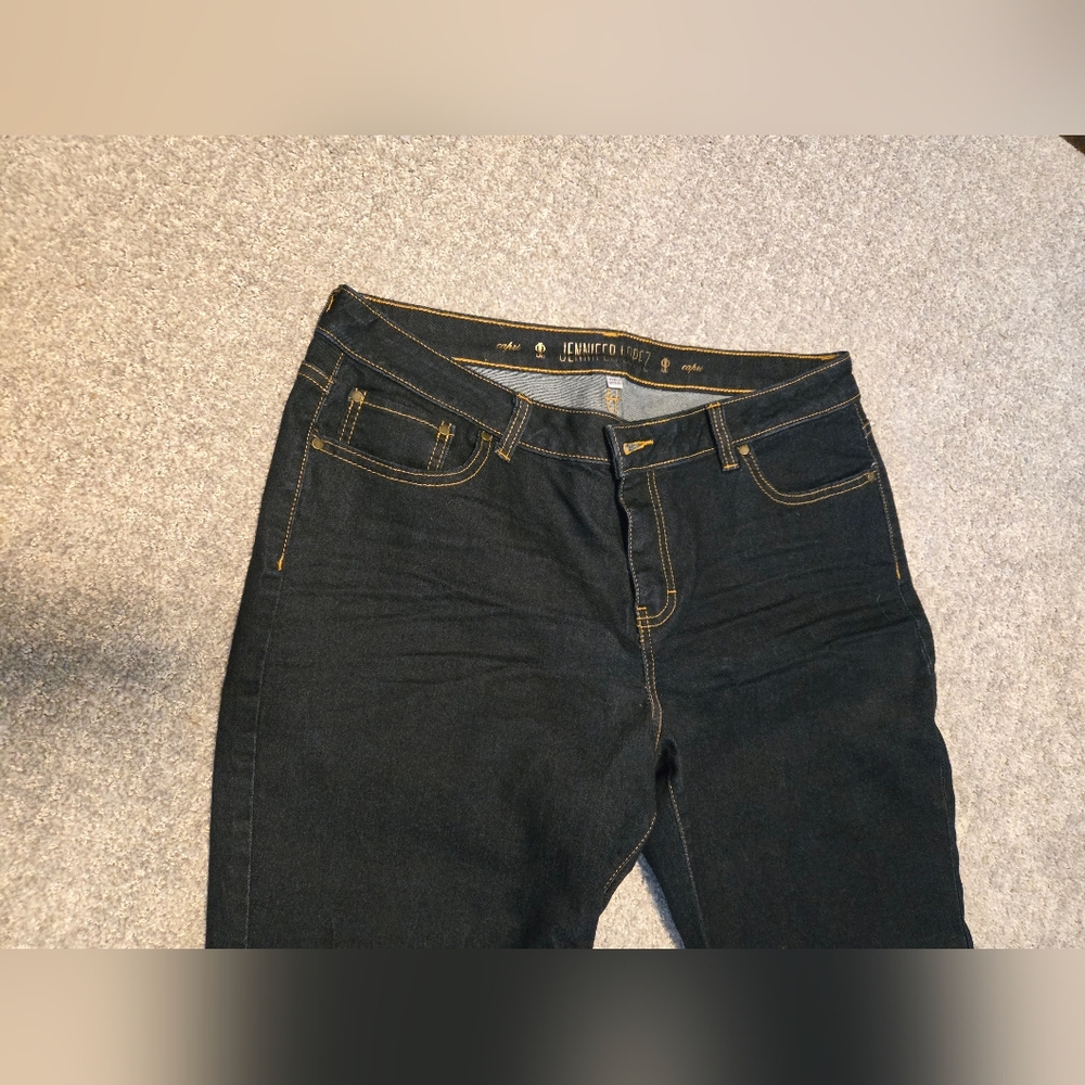 EUC Jennifer Lopez Capris Dark Denim Sz 16 - Picture 3 of 6